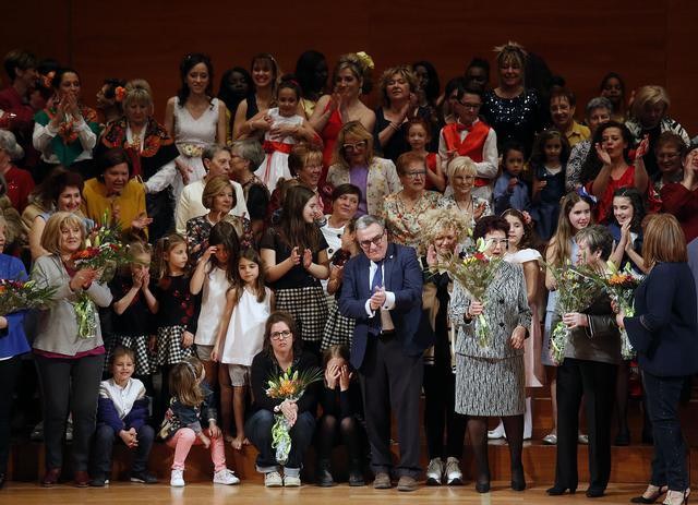 Desfilada de moda de les alumnes dels tallers de costura d’entitats de dones de Lleidaimage.jpg