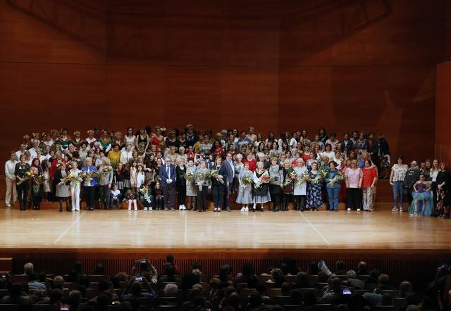 Desfilada de moda de les alumnes dels tallers de costura d’entitats de dones de Lleidaimage.jpg