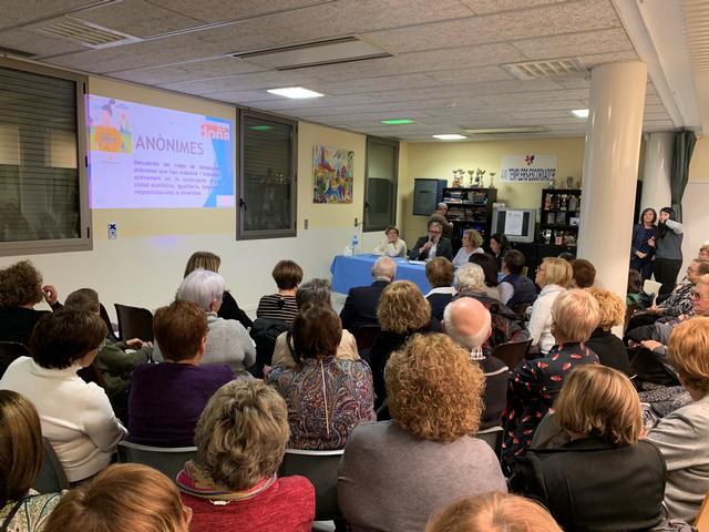 El paer en cap, Fèlix Larrosa, ha presidit l’homenatge a la tasca participativa i de voluntariat solidari d’aquesta dona, impulsora de l’Associació de Veïns de Templers-Escorxador, dins del programa municipal “Anònimes”image.jpg